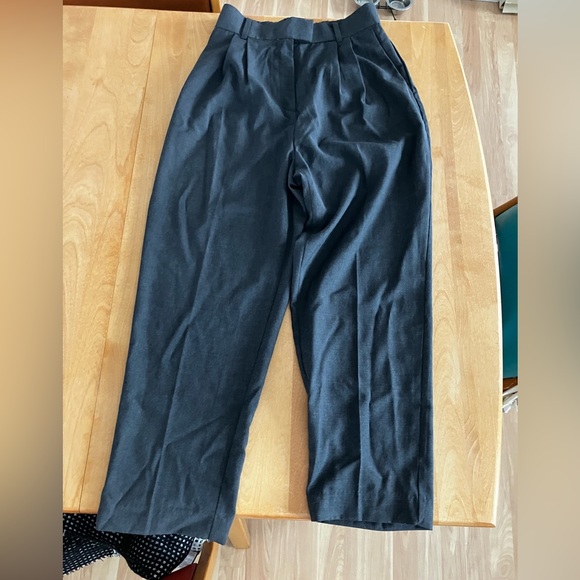 Beautiful light dress pants - Picture 1 of 6